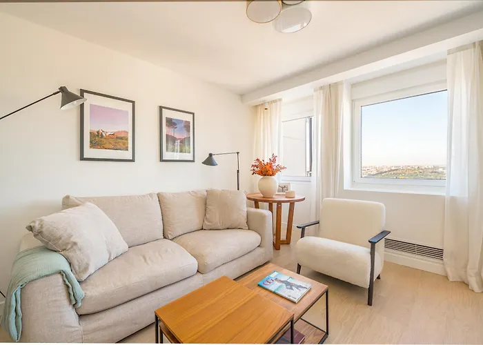 Plaza Espana Luxury Apt